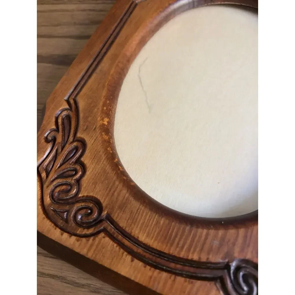 Vintage Rustic Wood Frame Wall Hanging Oval Frame with Carved Details 5x7